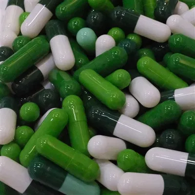 Μικρές άδειες κάψουλες χαπιών